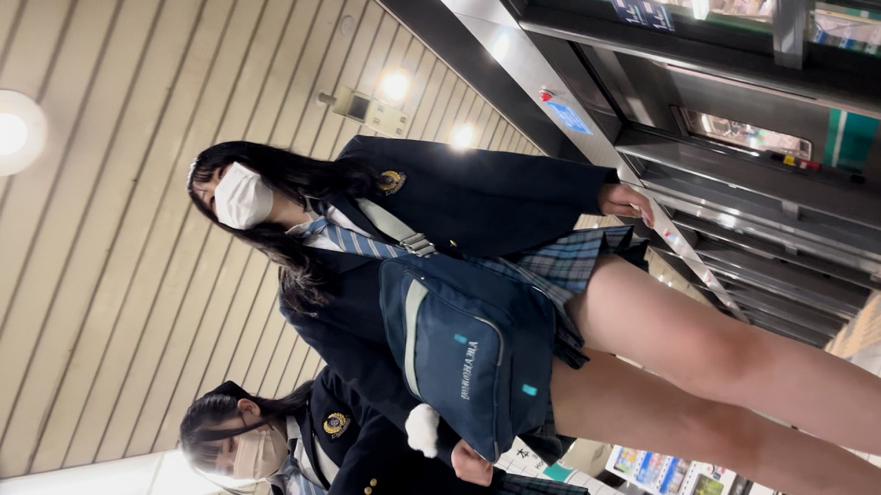 【再販】制服おぱんつ拝見隊07/上りエスカレータは接近チャンス、黒髪ロングを追いかけろ編