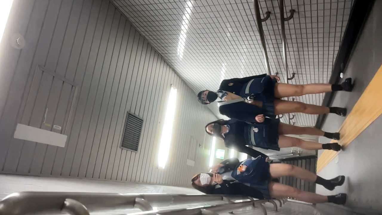 【再販】制服おぱんつ拝見隊07/上りエスカレータは接近チャンス、黒髪ロングを追いかけろ編