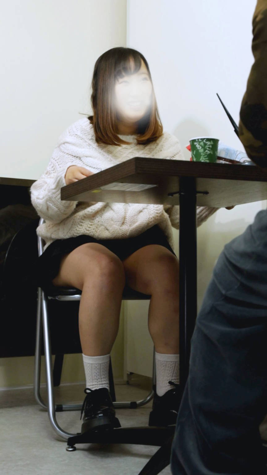 バレちゃダメ!ドキドキパンツ急接近注意報☆彡