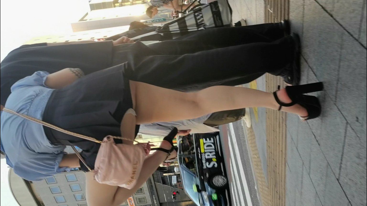 Pcolle PPV 生パンも尻肉もはみ出すギャル