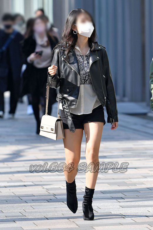 vol.684:レザー特集:ライダースジャケットを着た2人組の綺麗なモデルさん他、多数収録!