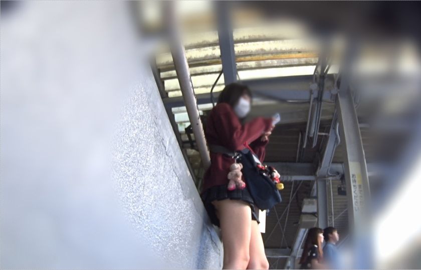 制服女子のパンチラ40　スタイル良すぎて不審者を呼び寄せてしまう悲しいJK編