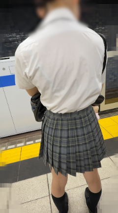 Pcolle PPV 2823236abf9f8d3ef23「スマホを持ってただけなのに【8】座ってたら目の間にミニスカKが紫サテンが撮れてしまった」（販売者：遠距離写撃） サンプル画像