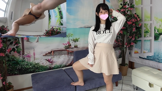 不思議ちゃん系の天然激カワ女子の『くるみちゃん』はギャップのあるダーク系レースパンティがぷりぷりすぎてエロい