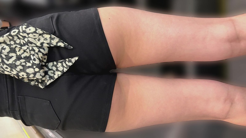 【再販】スタイル抜群のプリプリのお尻をしたギャルを凝視(/ω\)