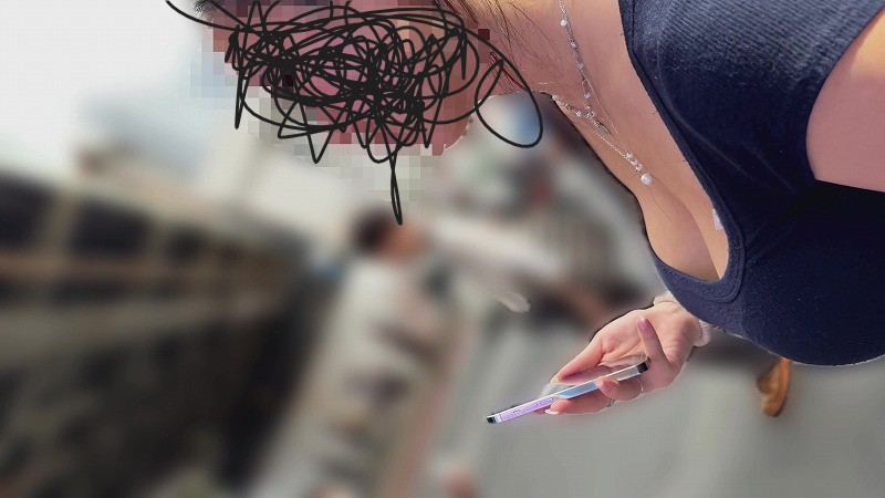 【再販】必見!カットオフパンツからはみ出るお尻とTシャツからはみ出る巨乳(/ω\)