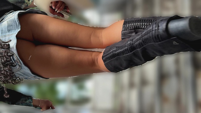 【再販】事件です!街中なのにノーパンですか?