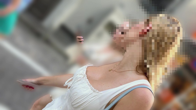 【再販】爆乳な白ワンピースの金髪ギャル(/ω\)