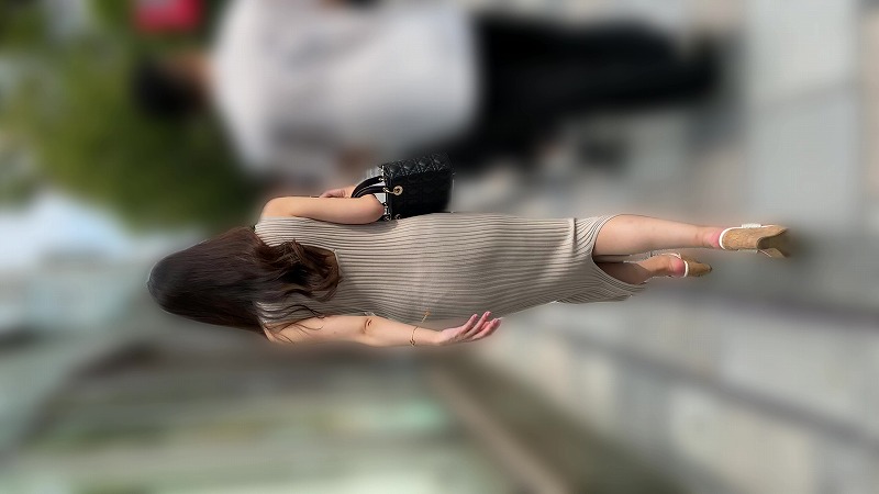 【再販】ベージュのセクシーなニットワンピースを着た人妻のPライン (/ω\)